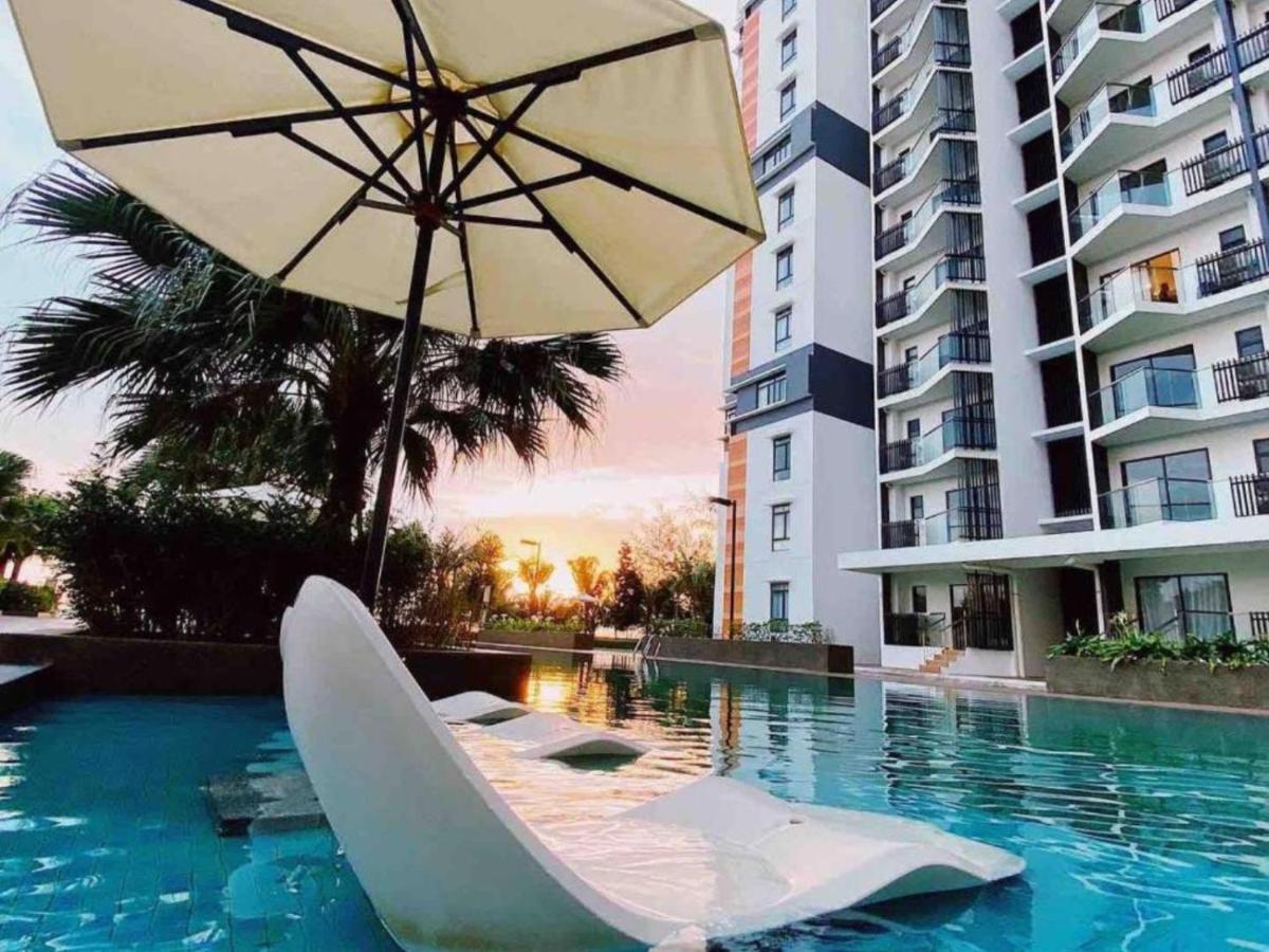 Vitaminsea Seaview 6Pax Studio Netflix B-7-03 Kuantan Bagian luar foto